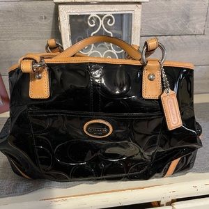 Patten leather black coach bag. No rips-stains.